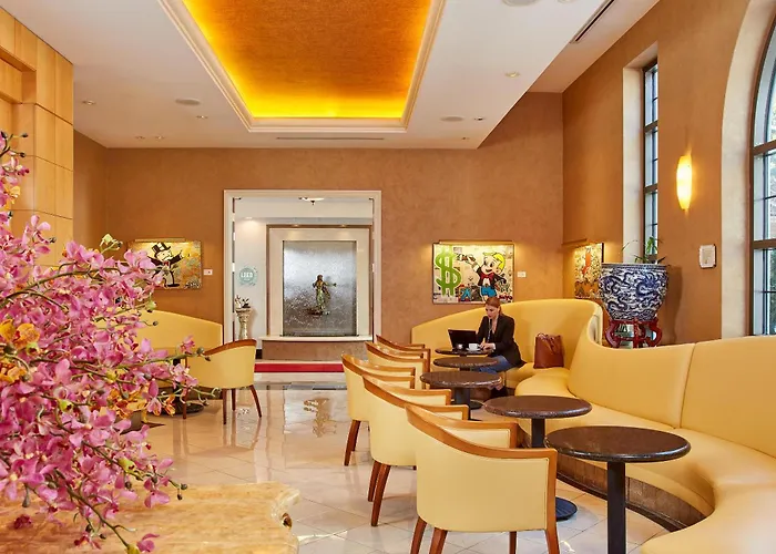 Orchard Hotel